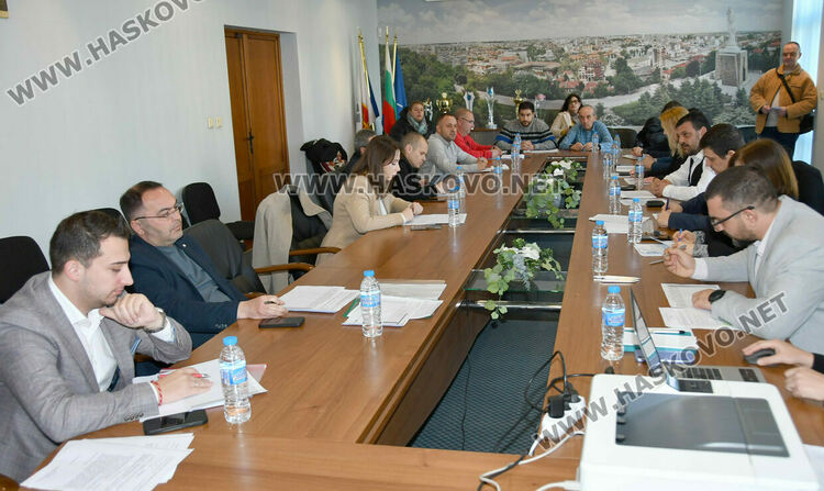 Исторически &bdquo;напредък&ldquo;&nbsp;&ndash; партиите прекратиха консултациите за СИК на секция номер 2