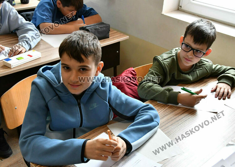  Над 300 ученици участват във Второ математическо състезание &bdquo;Млад математик на Хасково&ldquo; 
