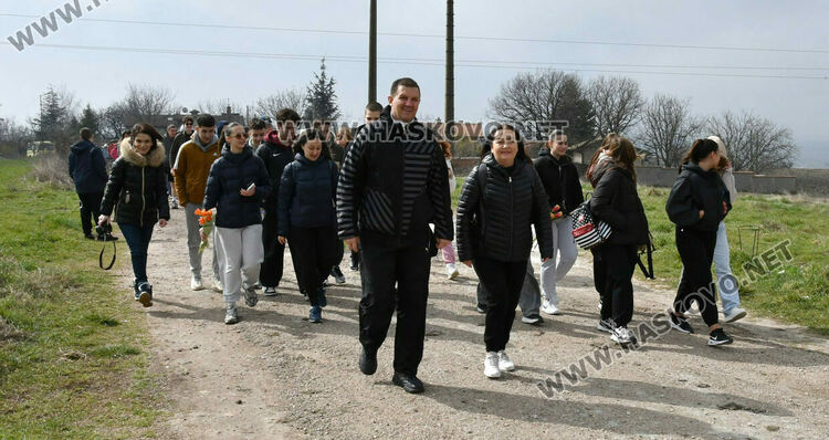 Много ученици се включиха в похода за 796 г. от славната победа при Клокотница