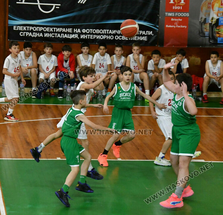 Младите надежди на хасковския баскетбол с две победи