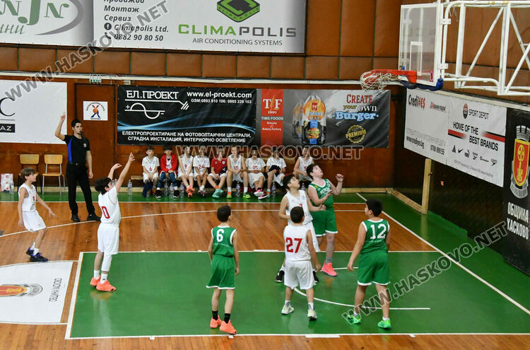 Младите надежди на хасковския баскетбол с две победи