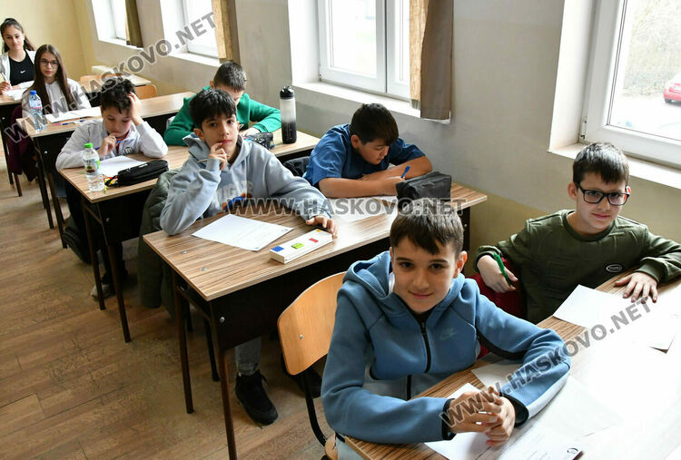  Над 300 ученици участват във Второ математическо състезание &bdquo;Млад математик на Хасково&ldquo; 