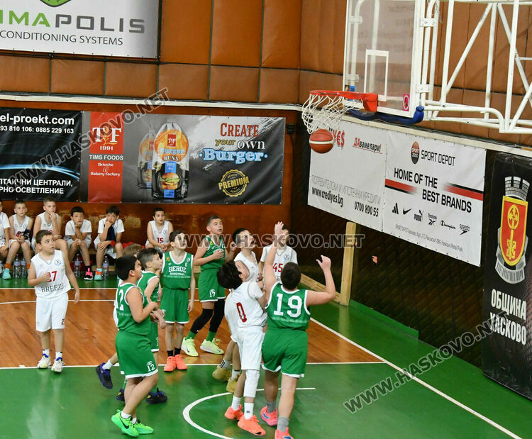 Младите надежди на хасковския баскетбол с две победи