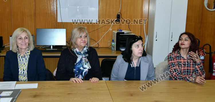 &bdquo;Непокорна България&ldquo; регистрира листата си в Хасково, Смиляна Нитова е водач