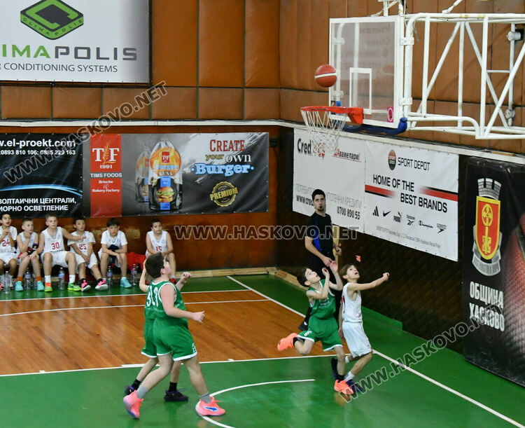 Младите надежди на хасковския баскетбол с две победи