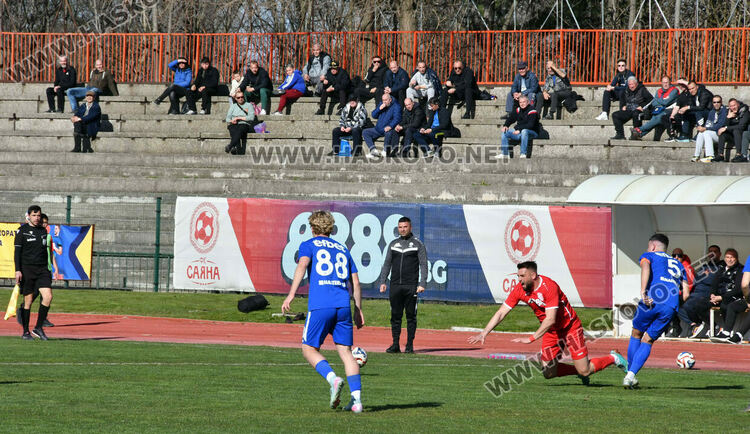ОФК &bdquo;Хасково&ldquo; с нулево равенство срещу лидера. Спорни отсъждания белязаха мача