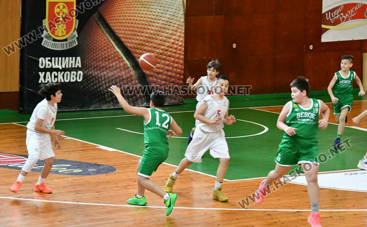 Младите надежди на хасковския баскетбол с две победи
