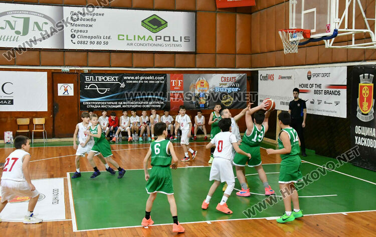Младите надежди на хасковския баскетбол с две победи