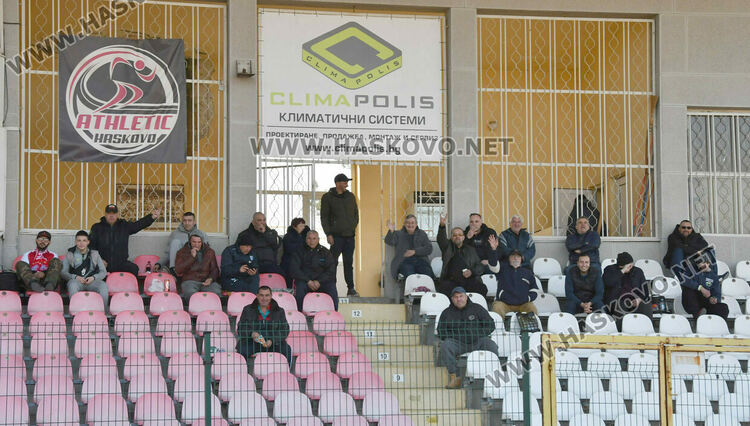 ОФК &bdquo;Хасково&ldquo; с нулево равенство срещу лидера. Спорни отсъждания белязаха мача