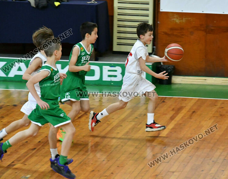 Младите надежди на хасковския баскетбол с две победи