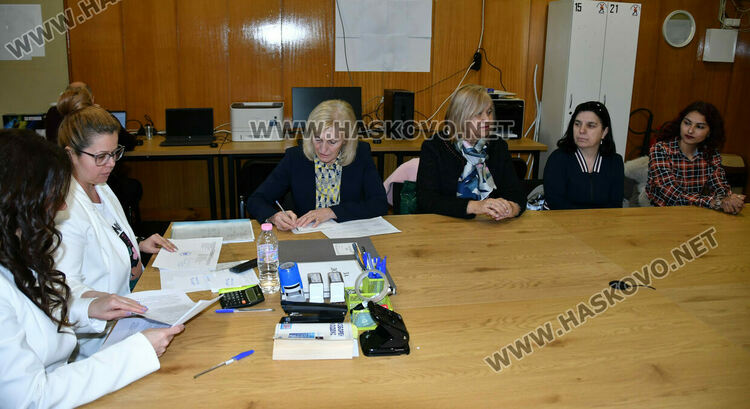 &bdquo;Непокорна България&ldquo; регистрира листата си в Хасково, Смиляна Нитова е водач