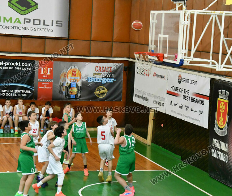 Младите надежди на хасковския баскетбол с две победи