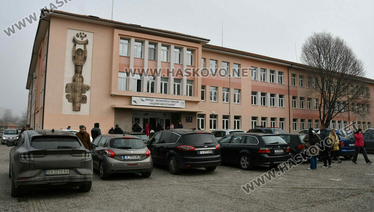  Над 300 ученици участват във Второ математическо състезание &bdquo;Млад математик на Хасково&ldquo; 