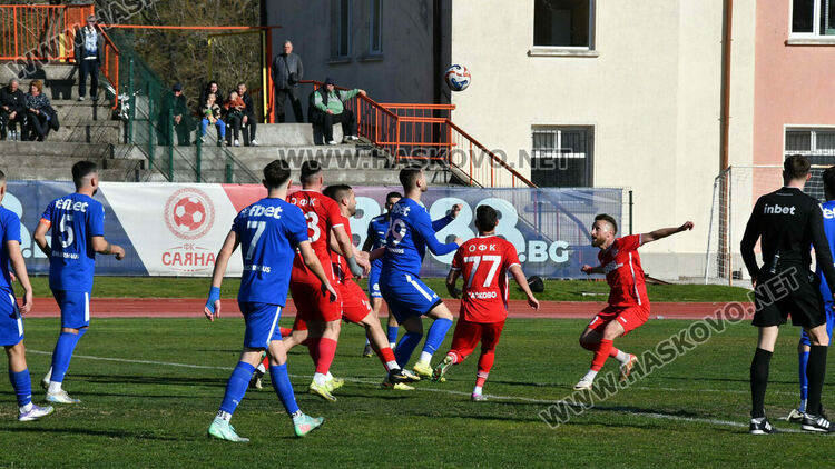 ОФК &bdquo;Хасково&ldquo; с нулево равенство срещу лидера. Спорни отсъждания белязаха мача
