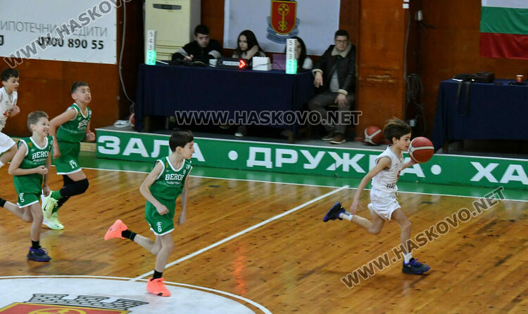 Младите надежди на хасковския баскетбол с две победи