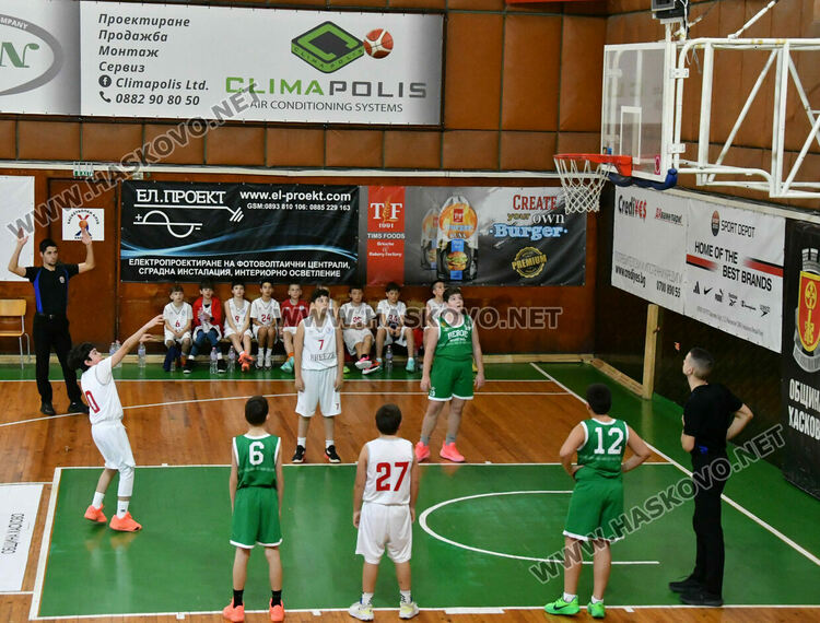 Младите надежди на хасковския баскетбол с две победи