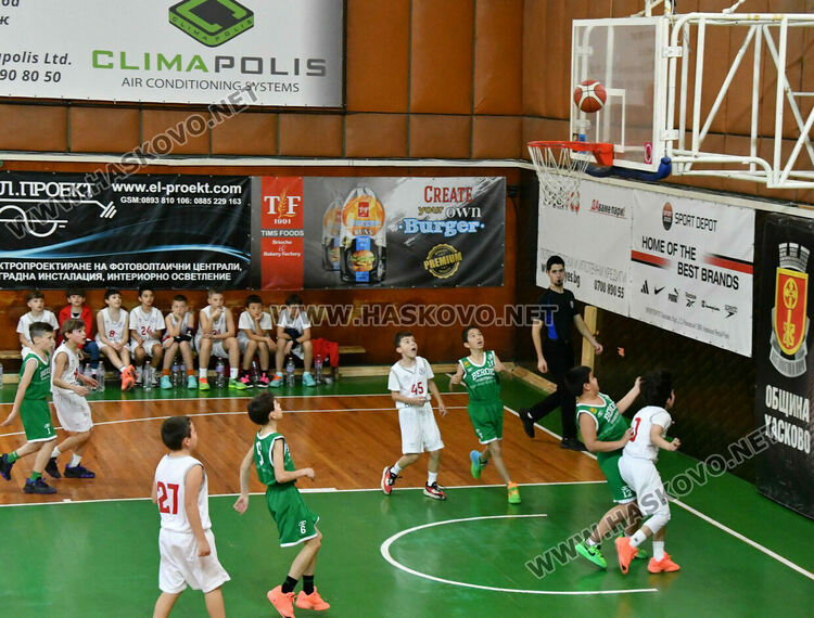 Младите надежди на хасковския баскетбол с две победи