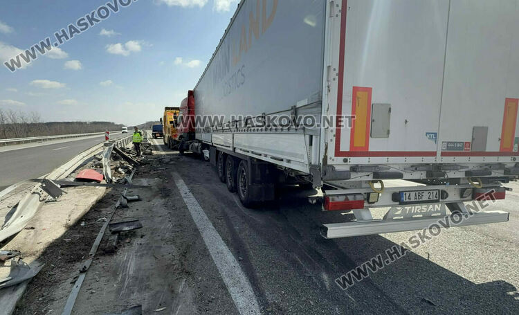 Заспал шофьор заби ТИР в мантинелата на &bdquo;Марица&ldquo;