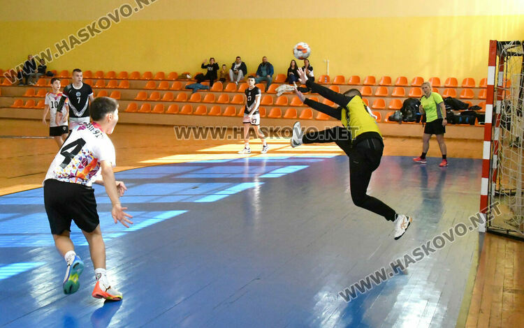 Юношите на &bdquo;Асти &lsquo;91 със загуба от &bdquo;Албатрос&ldquo;