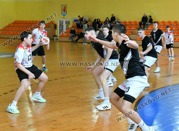 Юношите на &bdquo;Асти &lsquo;91 със загуба от &bdquo;Албатрос&ldquo;