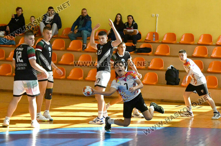 Юношите на &bdquo;Асти &lsquo;91 със загуба от &bdquo;Албатрос&ldquo;