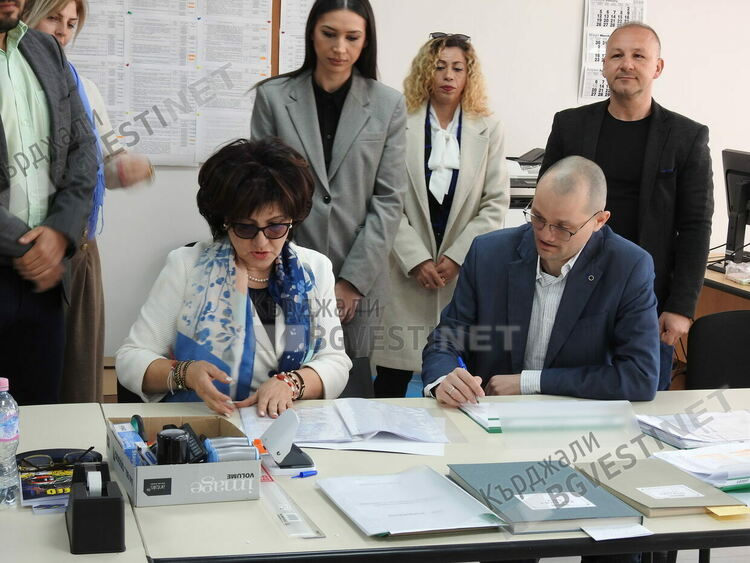 ГЕРБ се цели в мандат в Кърджали,Цвета Караянчева води листата