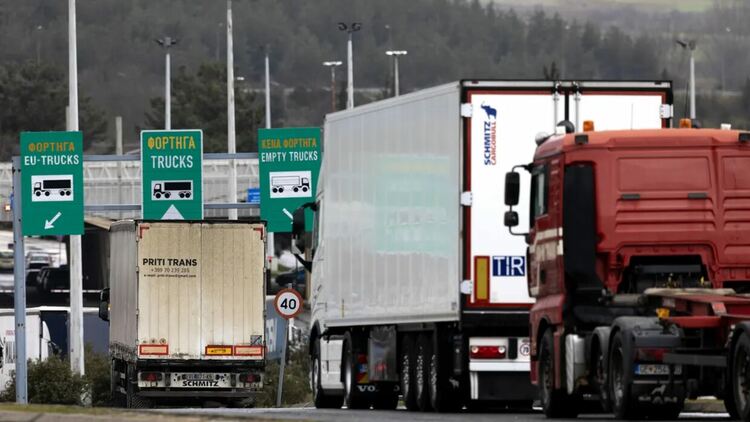  Войната в Близкия изток удря силно българските превозвачи. Очакват се фалити