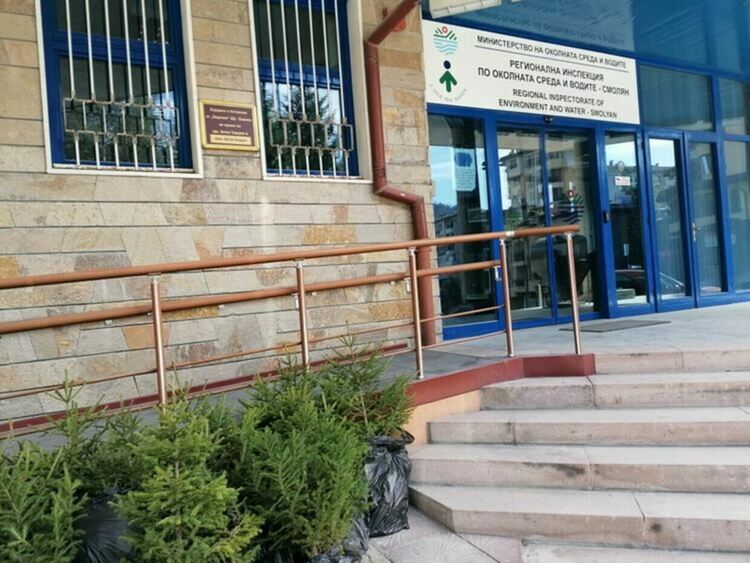 РИОСВ &ndash; Смолян установи  опасни болнични отпадъци в контейнери до болницата в Мадан