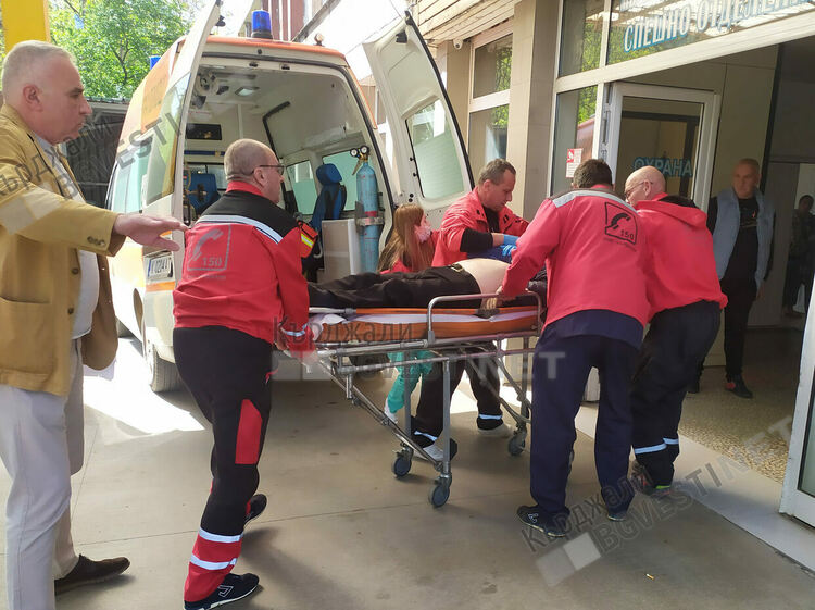 Транспортираха в Пловдив със счупени прешлени 51-годишен, самокатастрофирал тази сутрин на разклона за Брегово