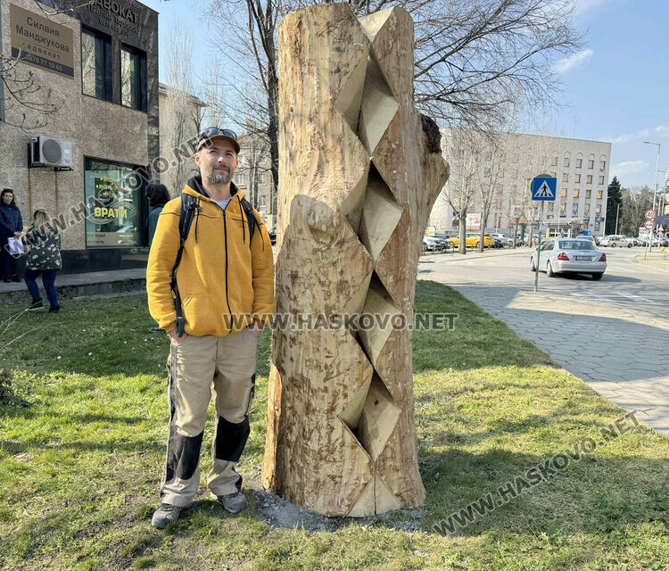 Арт алея &bdquo;Край реката&ldquo; в Хасково с 5 монументални скулптури от дърво и метал 