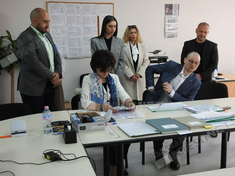 ГЕРБ се цели в мандат в Кърджали,Цвета Караянчева води листата