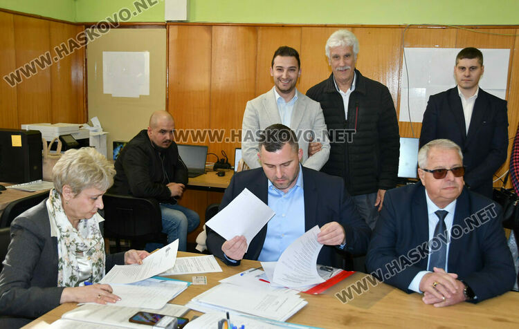 БСП с пълна листа от 16 кандидати, водач е Ленко Петканин