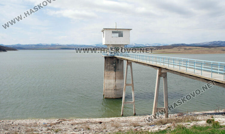 Превантивно изпускат язовир &bdquo;Тракиец&ldquo;