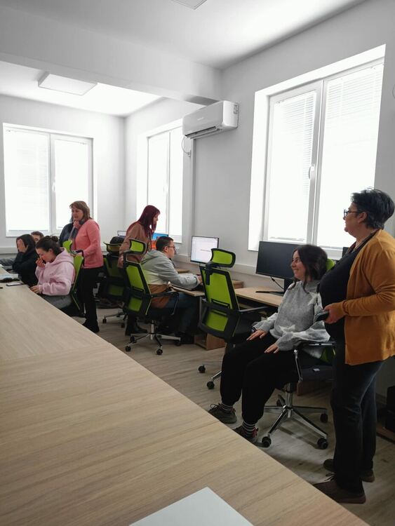 Нова STEM зала беше открита в Професионалната гимназия по приложни изкуства в Смолян