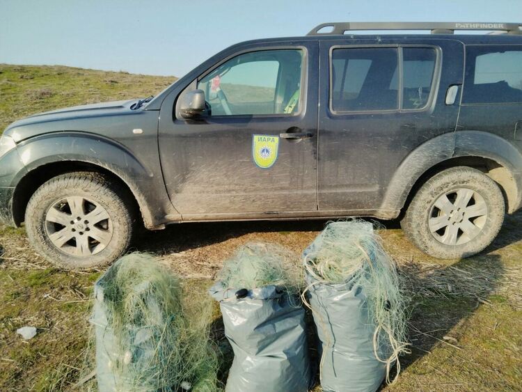 Извадиха 300 метра бракониерски мрежи със 75 кг риба от язовир &bdquo;Тракиец&ldquo;