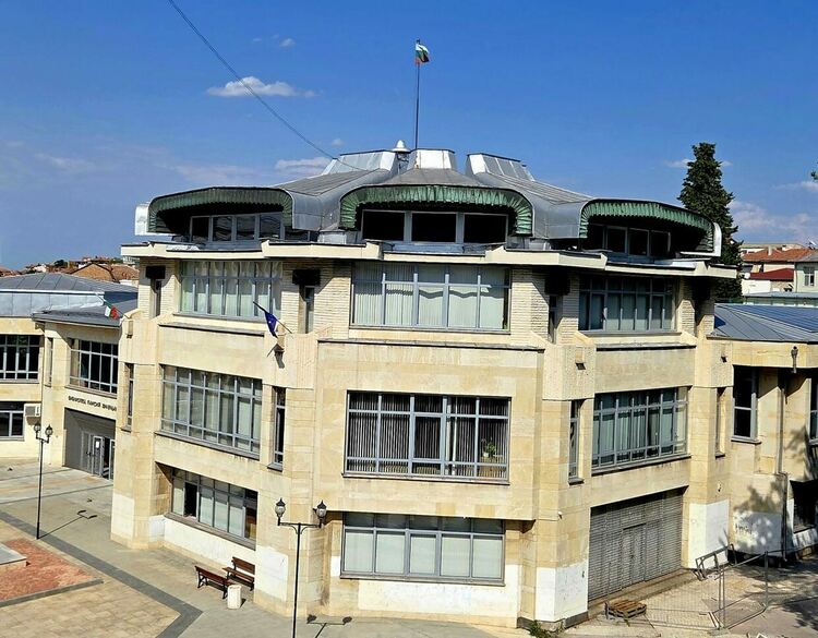 С над 270 нови книги се сдоби градската библиотека "Паисий Хилендарски"