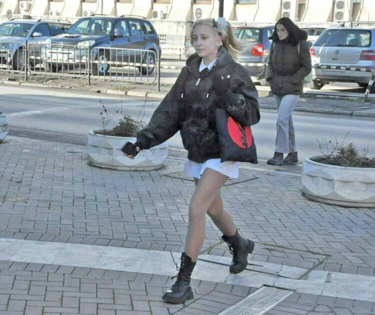 Облачно през целия ден, с кратки превалявания на места