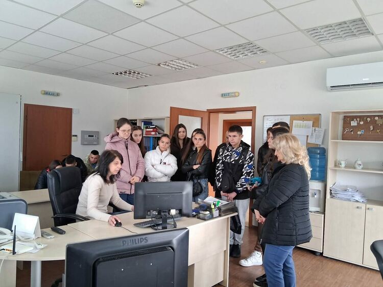 Ученици проследиха пътя на водата в Хасково, отразяващ се на цената ѝ