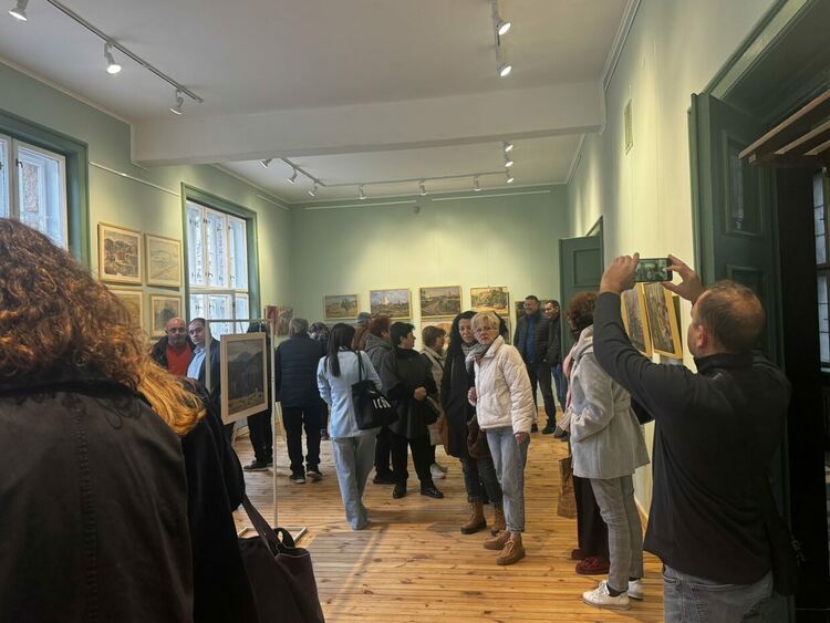 Зала &bdquo;Васил Бараков&ldquo;, посветена на един от значимите български художници, бе открита в сградата на Минната дирекция в Перник