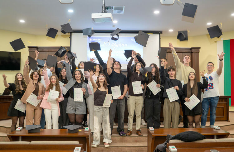 34 ученици от Езиковата гимназия в Хасково с Кеймбридж сертификати