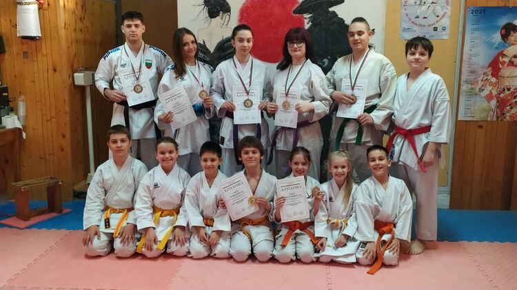 Георги Георчев с титла от Държавното първенство по карате