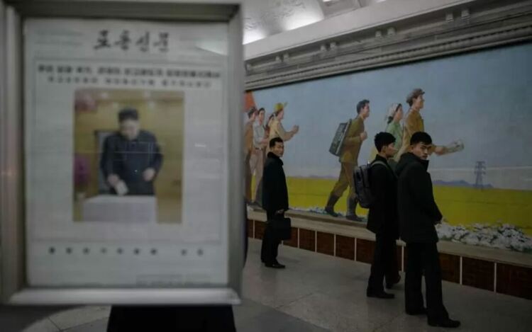 Избирателите нямат реален избор, освен да одобрят предварително подбрани кандидати, които се кандидатират без алтернатива.