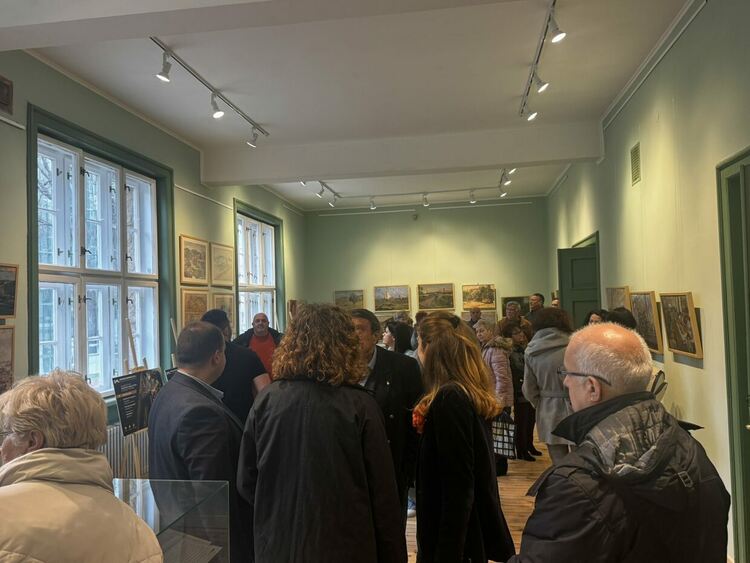 Зала &bdquo;Васил Бараков&ldquo;, посветена на един от значимите български художници, бе открита в сградата на Минната дирекция в Перник