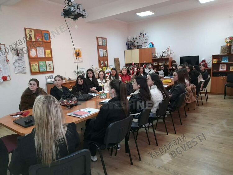 Студенти от Филиала се запознаха с добрите практики в приобщаващото образование в Кърджали