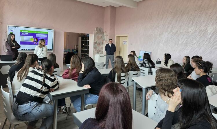 Един милион евро и бягство? Ученици предизвикаха банкови експерти