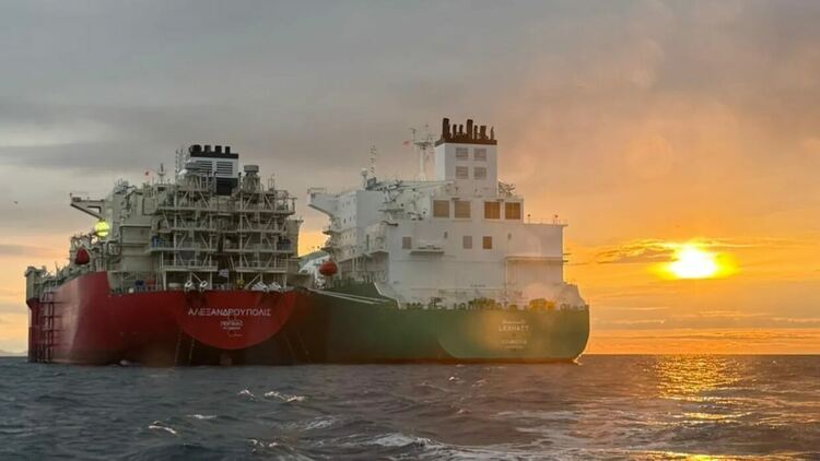 Москва не иска да загуби и Куба: Русия изпраща огромна петролна помощ на острова