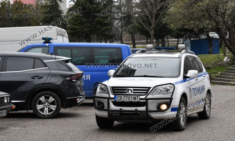 Задържаха четирима с наркотици в Хасковска област, конфискуваха колата на пиян водач