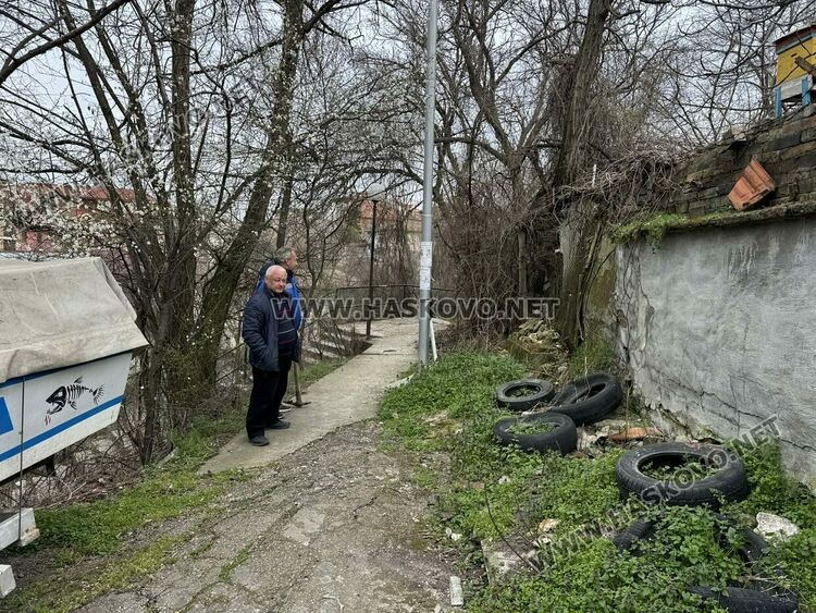 Хасковлии: Вода изби от подпорна стена и потече по бул. &bdquo;Освобождение&ldquo;