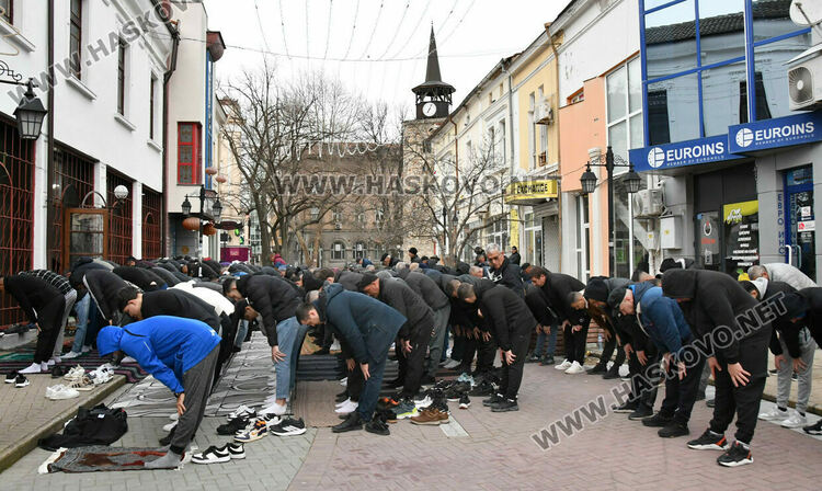 Препълнени джамии в Хасково за Рамазан Байрам: Празник на опрощението и толерантността