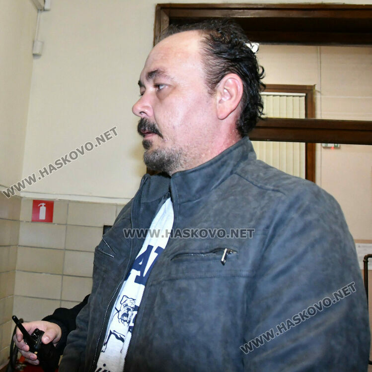 Задържаният с 14 кг синтетичен канабиноид остава в ареста